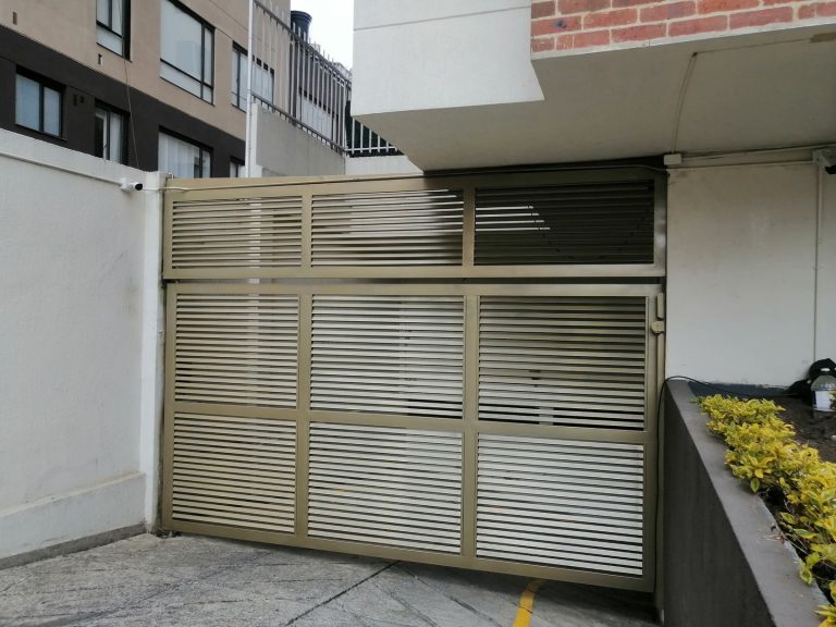 Puertas y Puertas - Fabricación, instalación, mantenimiento y reparación de acceso para puerta vehicular y peatonal