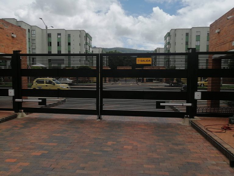 Puertas y Puertas - Fabricación, instalación, mantenimiento y reparación de acceso para puerta vehicular y peatonal